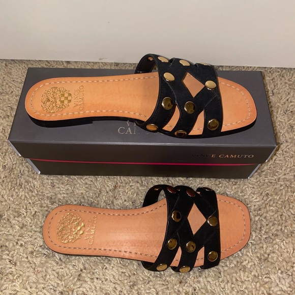 Flat sandal - Picture 1 of 3